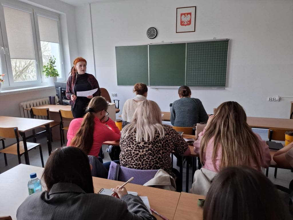 Słuchacze na zajęciach