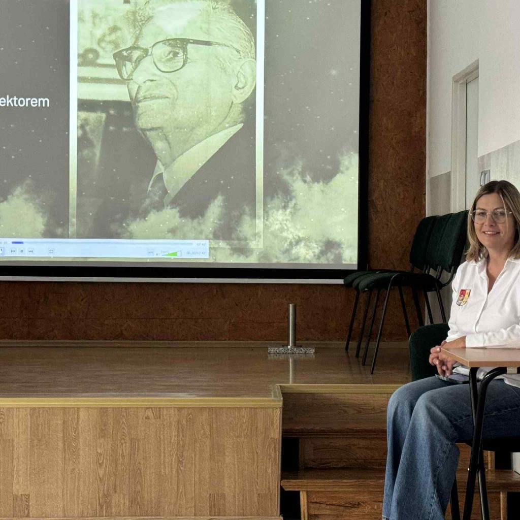 Goście zapoznają się ze szkołą