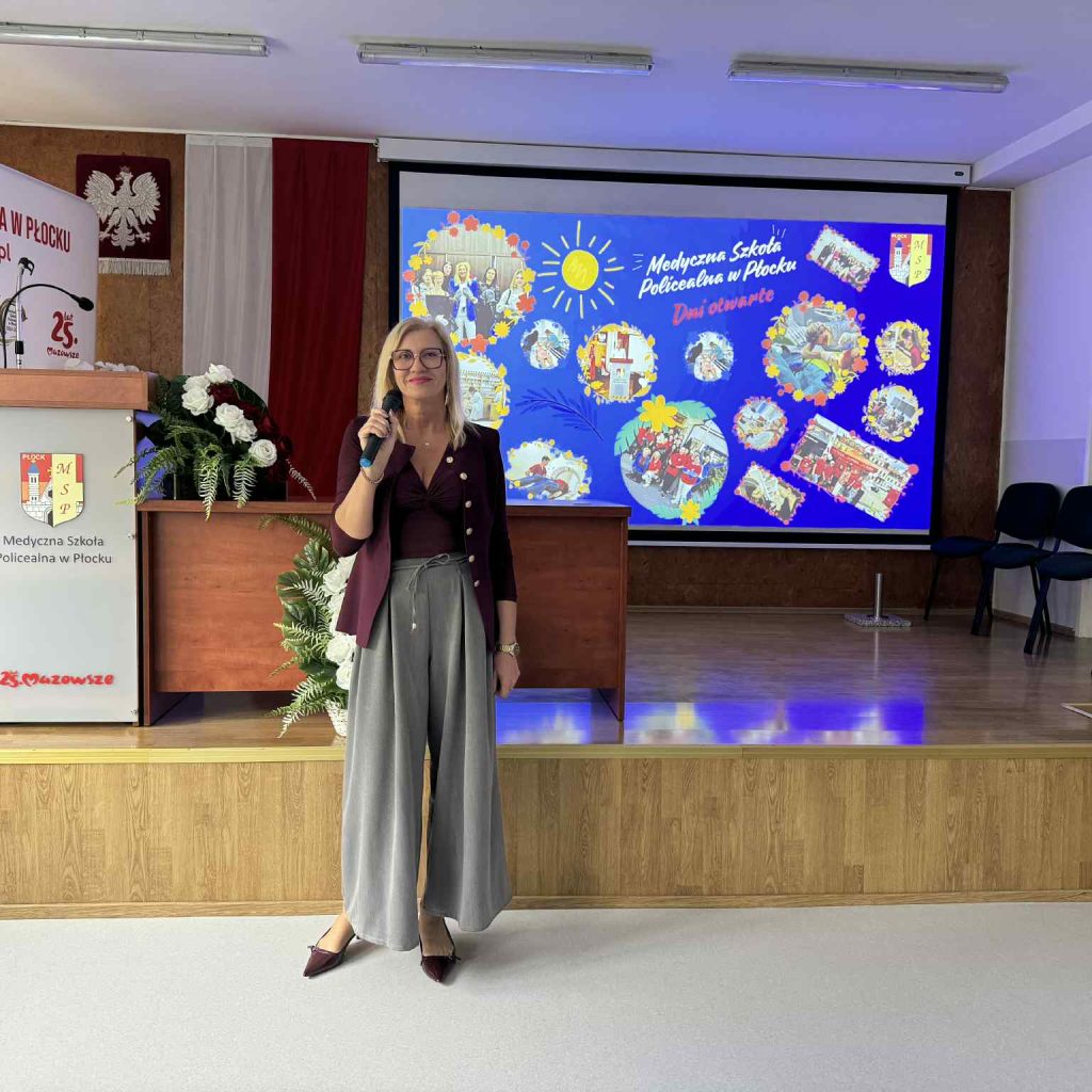 Goście zapoznają się ze szkołą