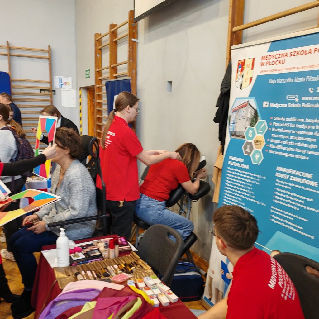 Słuchacze i uczestnicy targów