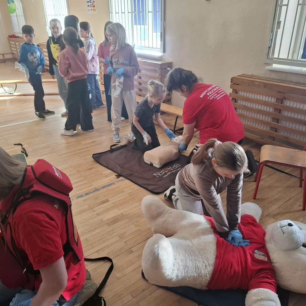 Szkolne Koło PCK -Pierwsza pomoc